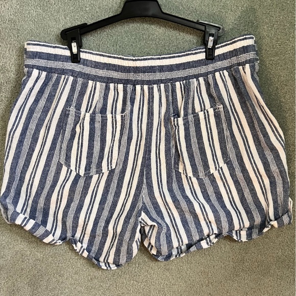 Per Se Linen Blend Striped Cuffed Shorts size Large - Picture 2 of 4